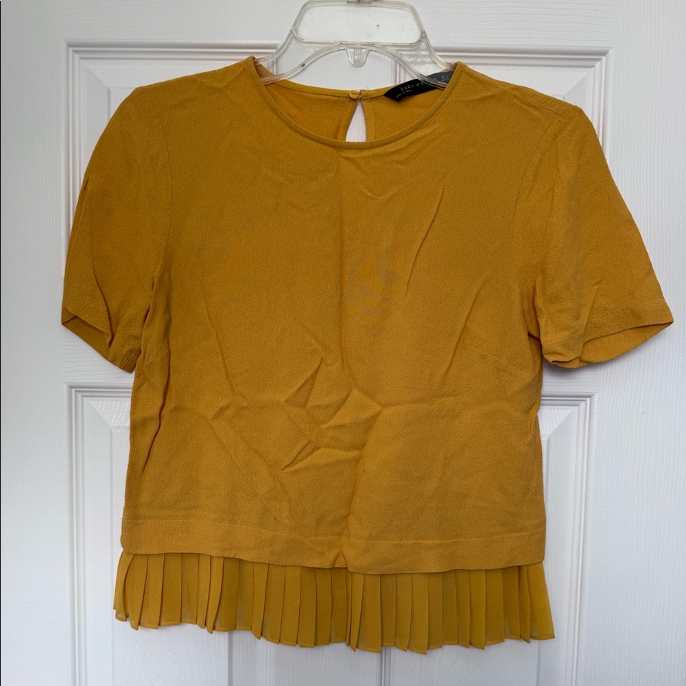 Zara Mustard Yellow Top Short Sleeve Pleated Bottom